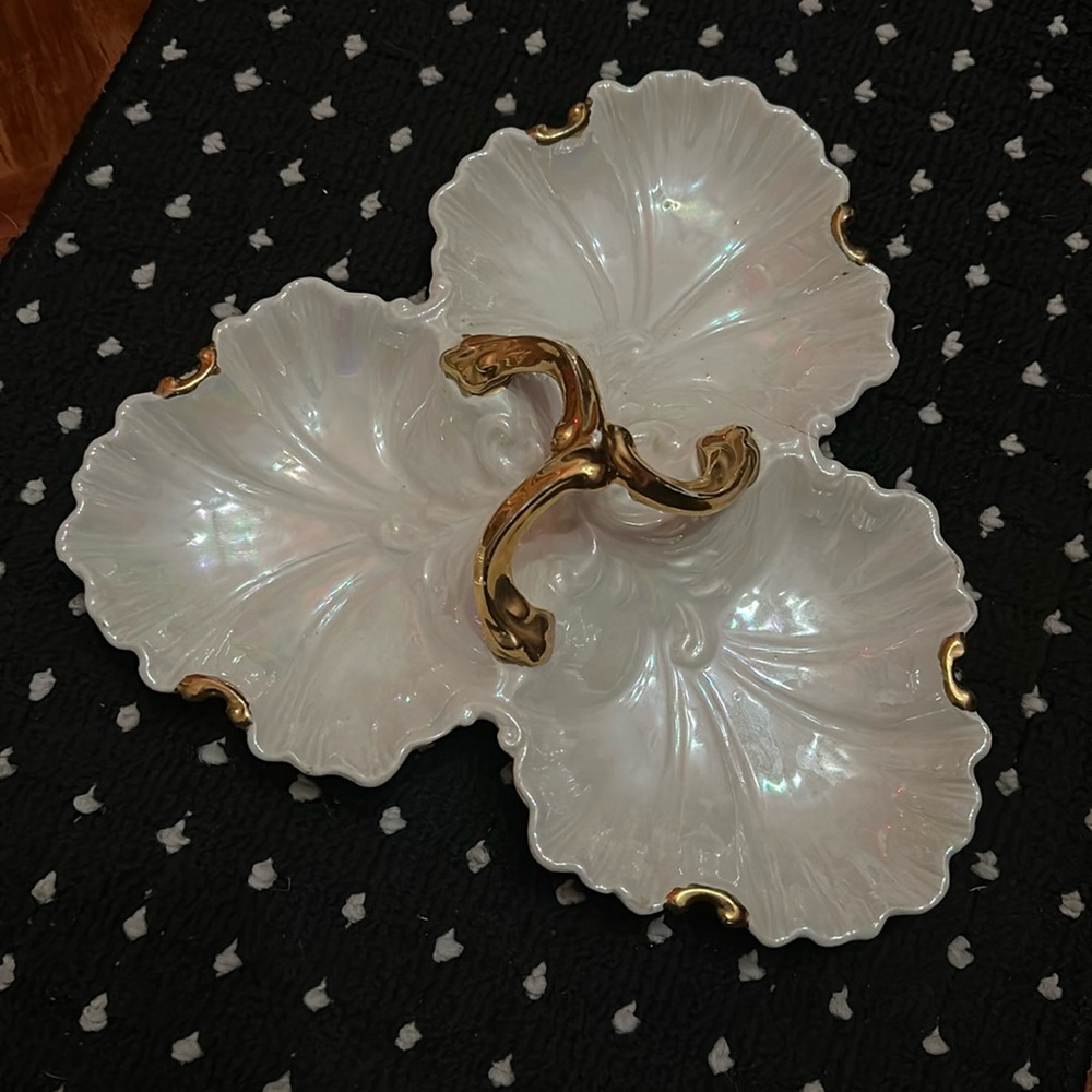 Elegant White and Gold Leaf-Shaped Serving Dish
